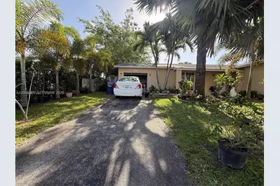 25835 SW 131st Ct, Homestead, FL 33032 - Photo 2