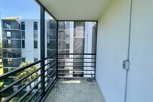 20400 W Country Club Dr, Aventura, FL 33180 - Photo 16