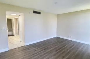 20400 W Country Club Dr, Aventura, FL 33180 - Photo 10