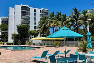 20400 W Country Club Dr, Aventura, FL 33180 - Photo 18