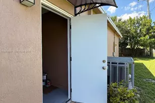 2713 NW 6th St, Pompano Beach, FL 33069 - Photo 10