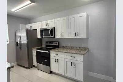 2713 NW 6th St, Pompano Beach, FL 33069 - Photo 2