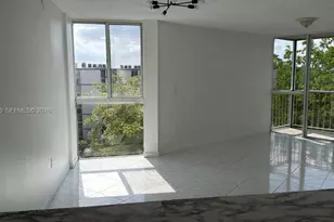 6995 NW 186th St, Hialeah, FL 33015 - Photo 2