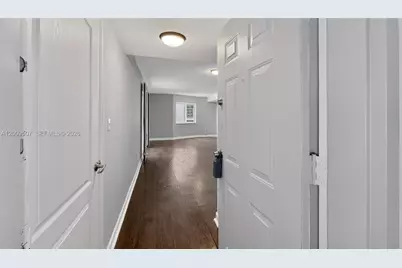 280 SW 20th Rd #904, Miami, FL 33129 - Photo 2