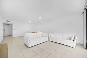 2780 NE 183rd St, Aventura, FL 33160 - Photo 10