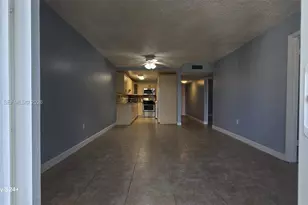 10090 NW 80th Ct, Hialeah Gardens, FL 33016 - Photo 8
