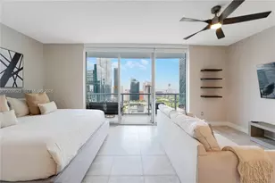 1060 Brickell Ave, Miami, FL 33131 - Photo 6