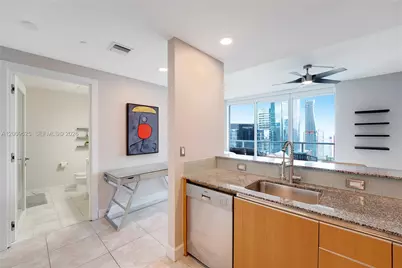 1060 Brickell Ave #3209, Miami, FL 33131 - Photo 8