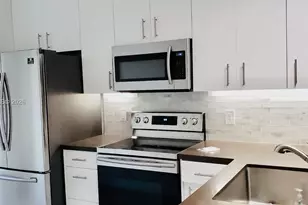 16691 Hemingway Dr, Weston, FL 33326 - Photo 2