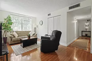 9340 Lagoon Pl, Davie, FL 33324 - Photo 6