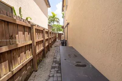 2604 NE 1st St, Homestead, FL 33033 - Photo 70