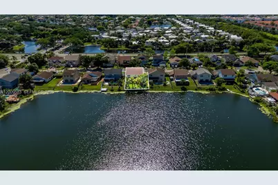 1001 SW 100th Ter, Pembroke Pines, FL 33025 - Photo 44