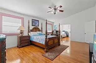 1001 SW 100th Terrace, Pembroke Pines, FL 33025 - Photo 32