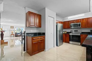 1001 SW 100th Terrace, Pembroke Pines, FL 33025 - Photo 12