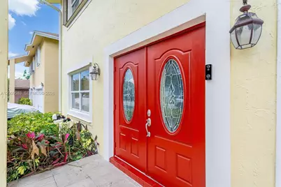 1001 SW 100th Ter, Pembroke Pines, FL 33025 - Photo 6