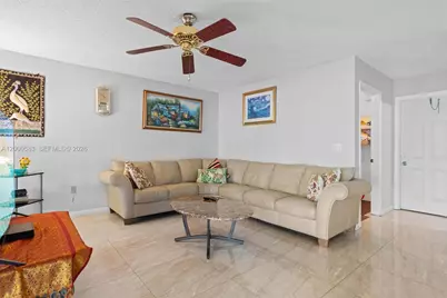 1001 SW 100th Ter, Pembroke Pines, FL 33025 - Photo 20