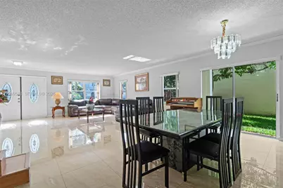 1001 SW 100th Ter, Pembroke Pines, FL 33025 - Photo 10