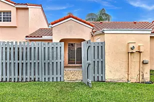 1439 Springside Dr, Weston, FL 33326 - Photo 2