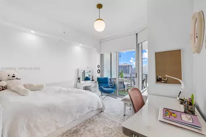 851 NE 1st Ave #1408, Miami, FL 33132 - Photo 18