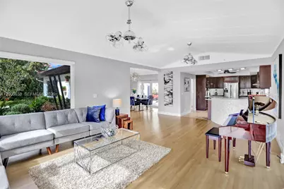 1017 Tyler St, Hollywood, FL 33019 - Photo 4