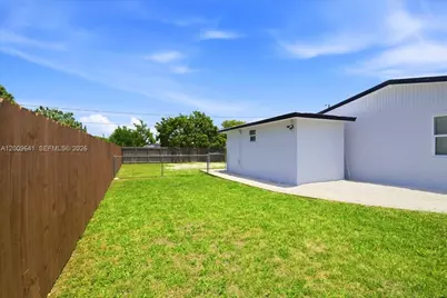 18711 SW 308th St, Homestead, FL 33030 - Photo 14