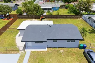18711 SW 308th St, Homestead, FL 33030 - Photo 2