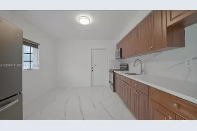10200 NW 21st Ct, Miami, FL 33147 - Photo 8