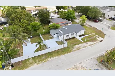 10200 NW 21st Ct, Miami, FL 33147 - Photo 2
