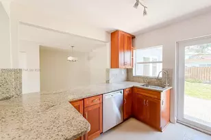 321 NE 29th St, Boca Raton, FL 33431 - Photo 6