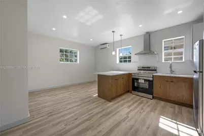 1132 NW 3rd St, Miami, FL 33128 - Photo 4