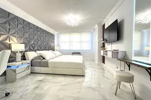 6039 Collins Ave, Miami Beach, FL 33140 - Photo 14