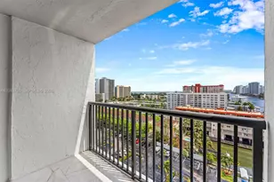 2017 S Ocean Dr, Hallandale Beach, FL 33009 - Photo 34