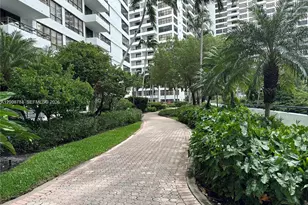 600 Three Islands Boulevard, Hallandale Beach, FL 33009 - Photo 8