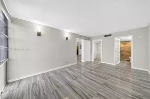 3401 N Country Club Dr, Aventura, FL 33180 - Photo 8