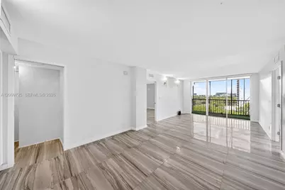3401 N Country Club Dr #812, Aventura, FL 33180 - Photo 4