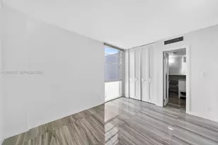 3401 N Country Club Dr, Aventura, FL 33180 - Photo 12