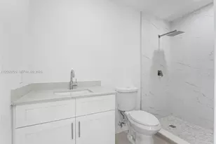 1370 W 29th St, Hialeah, FL 33012 - Photo 10