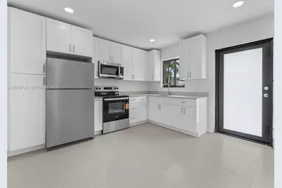 1370 W 29th St #A, Hialeah, FL 33012 - Photo 12