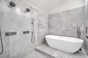 1933 S Oak Haven Cir, Miami, FL 33179 - Photo 38