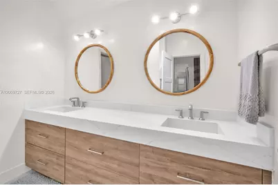 1933 S Oak Haven Cir, Miami, FL 33179 - Photo 8