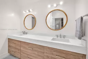 1933 S Oak Haven Cir, Miami, FL 33179 - Photo 8