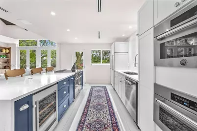 1933 S Oak Haven Cir, Miami, FL 33179 - Photo 20