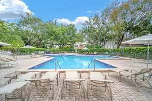 1933 S Oak Haven Cir, Miami, FL 33179 - Photo 60