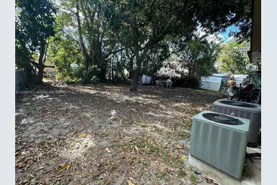 420 NW 32nd St, Miami, FL 33127 - Photo 2