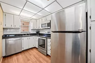 3300 W Rolling Hills Cir, Davie, FL 33328 - Photo 12