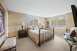 3300 W Rolling Hills Cir, Davie, FL 33328 - Photo 16