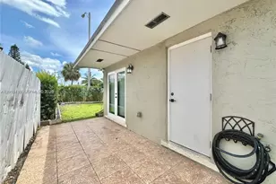 10303 NW 35th Pl, Miami, FL 33147 - Photo 8