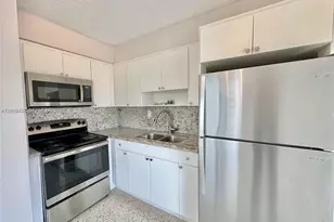 10303 NW 35th Pl, Miami, FL 33147 - Photo 4