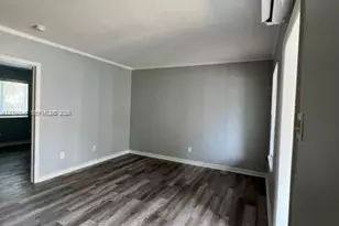 590 NW 40th Ct, Oakland Park, FL 33309 - Photo 10