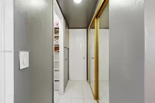 1301 NE Miami Gardens Dr, Miami, FL 33179 - Photo 18